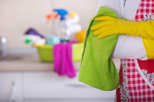 Detailed flat cleaning services in London for kitchens and bathrooms